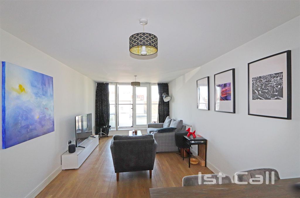 Property photo 2 of 11 Living Space