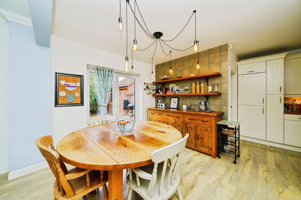 Property photo 3 of 23 Pbox-Img.Jpg