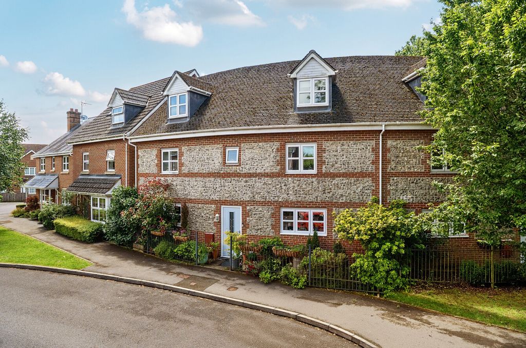 Property photo 1 of 16 1-6A32d3E049495-1...