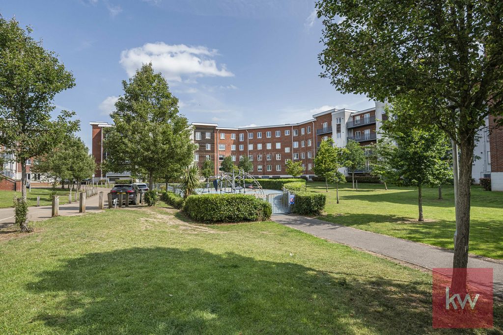 Property photo 1 of 24