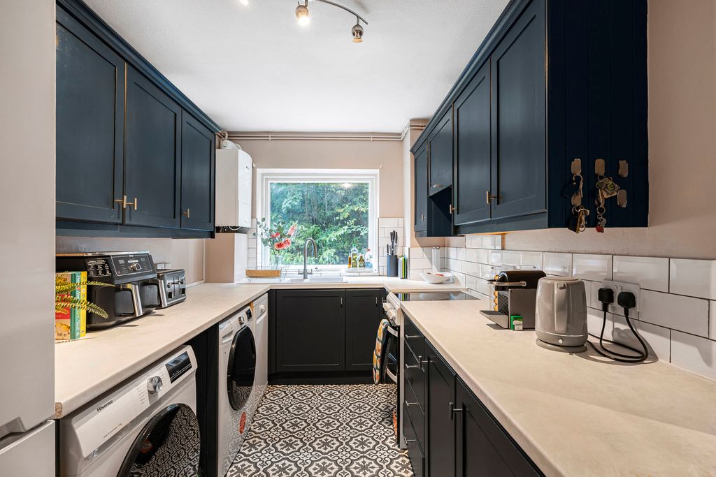 Property photo 3 of 21 Kitchen