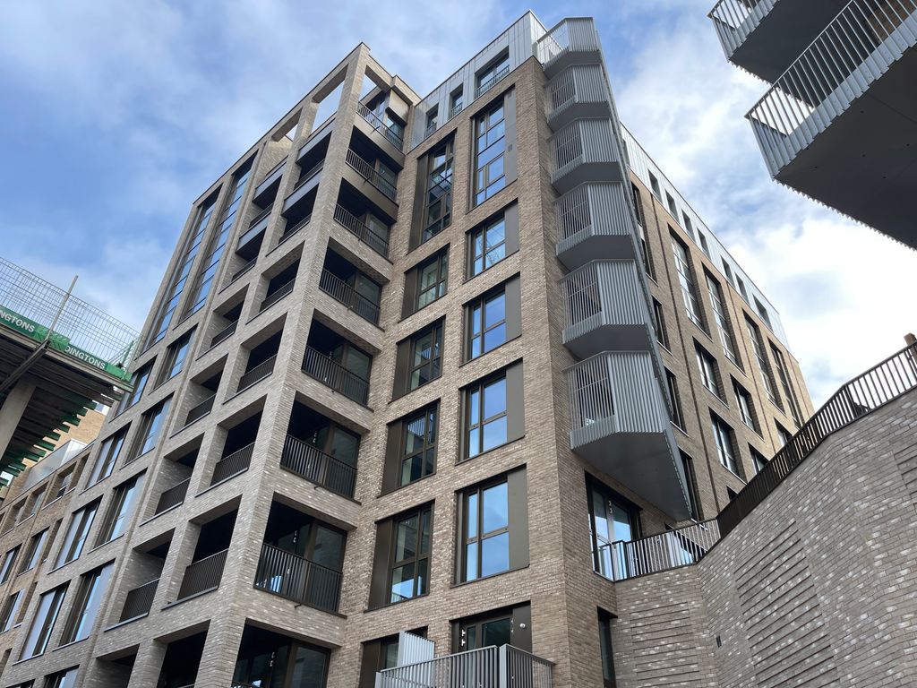 Property photo 2 of 19