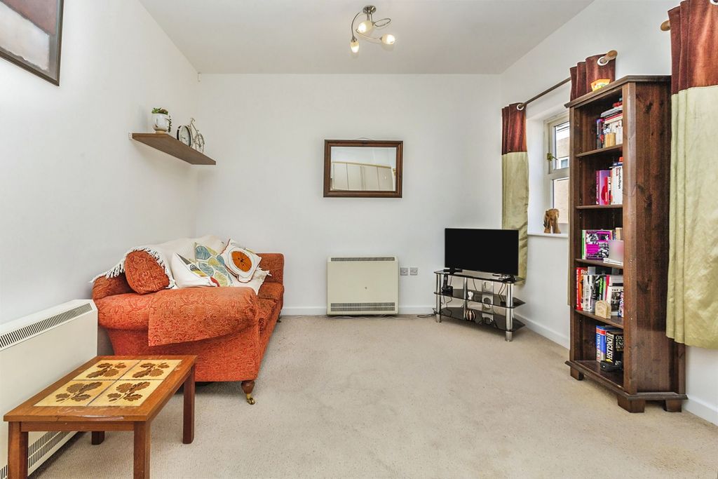 Property photo 2 of 15