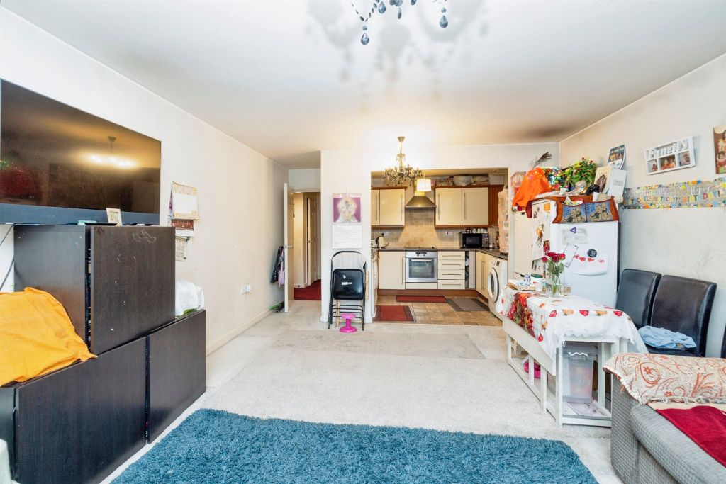 Property photo 3 of 13