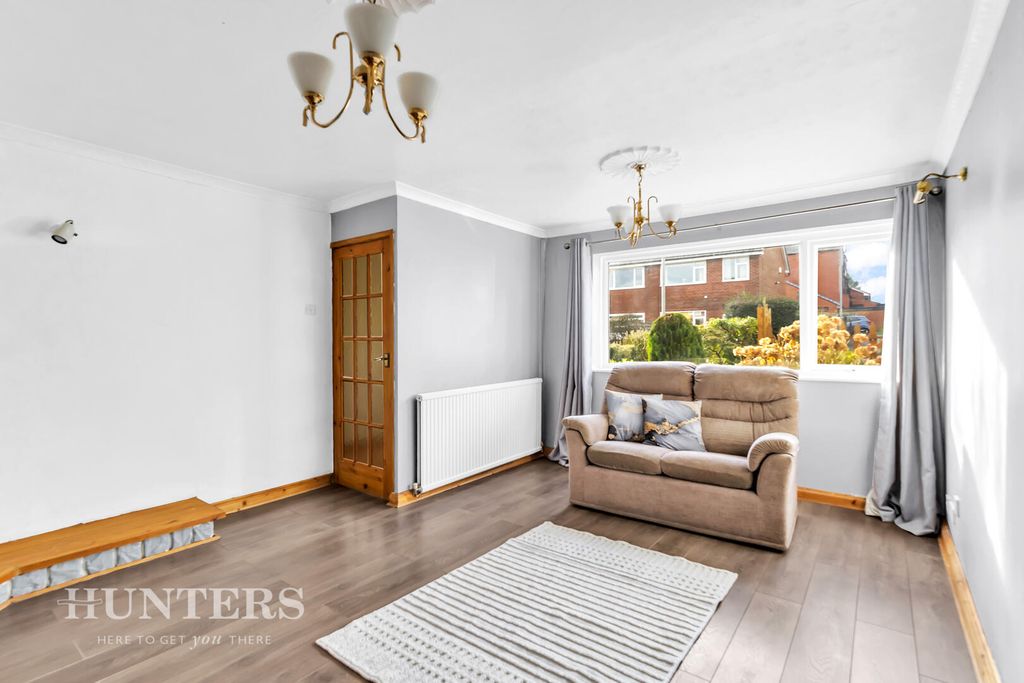 Property photo 2 of 21 Living Room