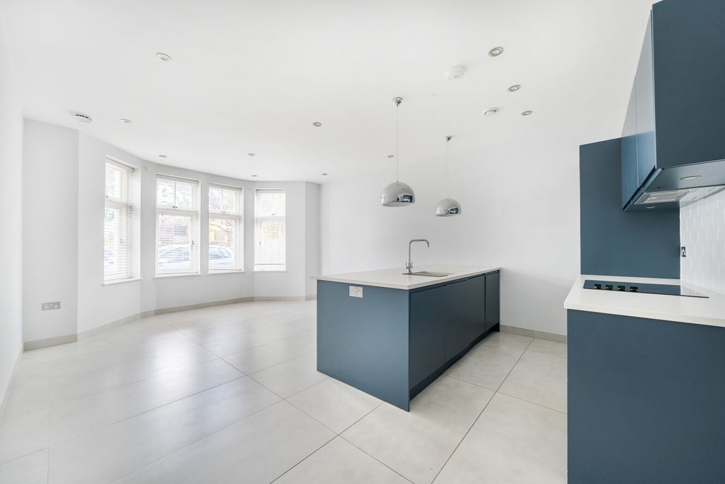 Property photo 2 of 11 1462803-17-6A05B0...