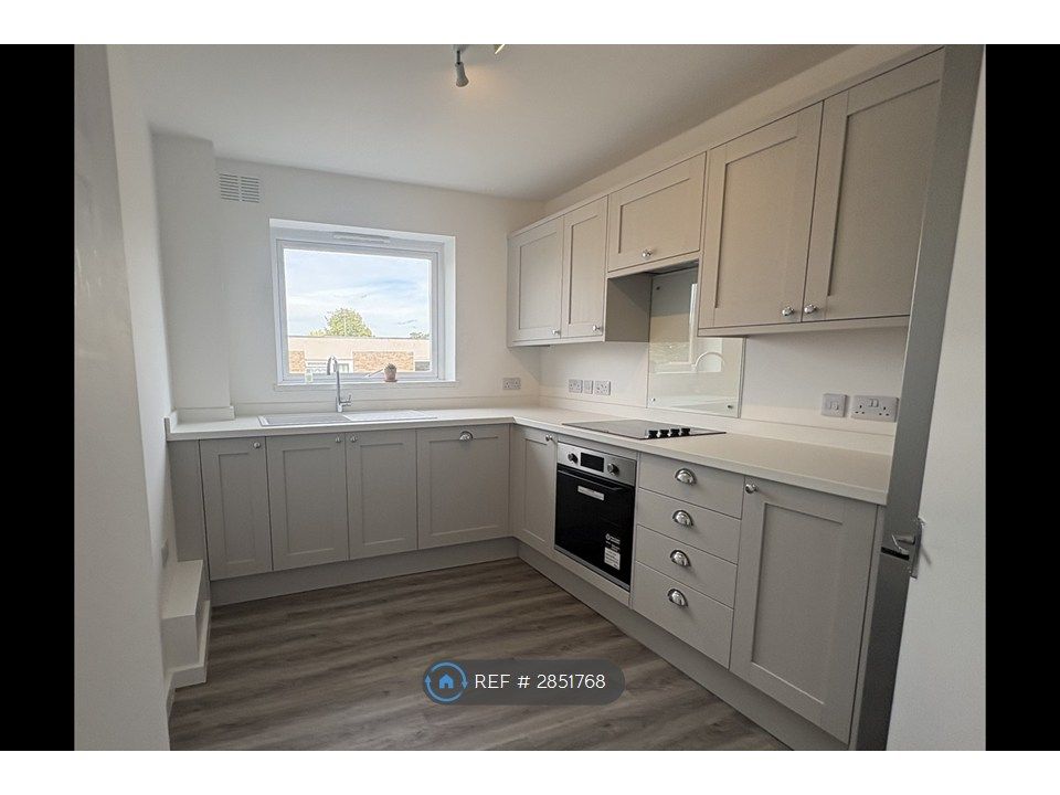 Property photo 1 of 7 Kitchen