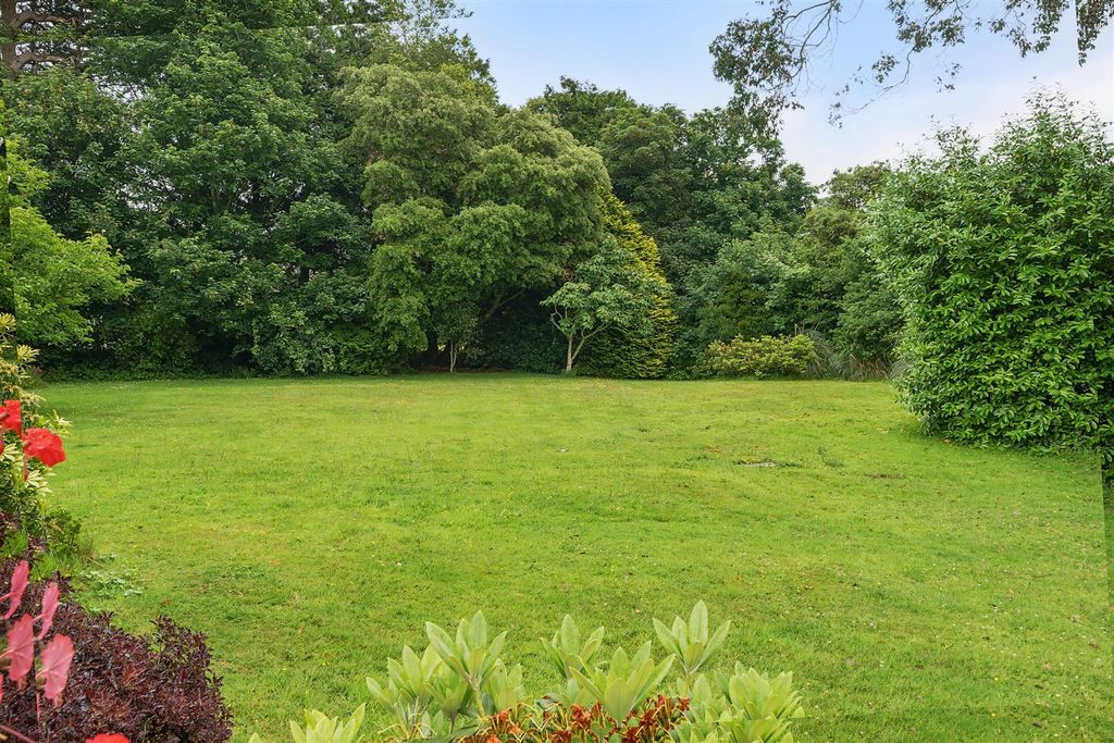 Property photo 3 of 26
