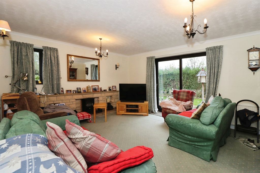 Property photo 3 of 18