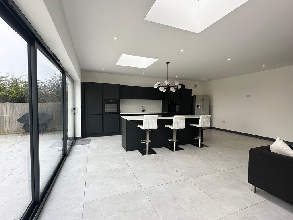 Property photo 3 of 38