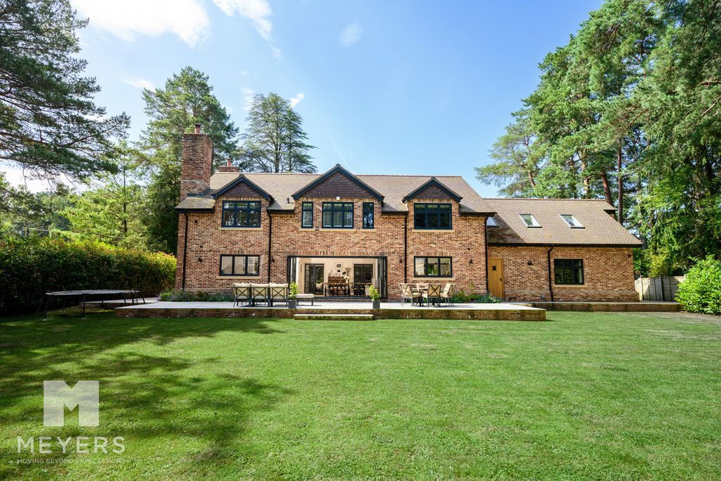 Property photo 2 of 40
