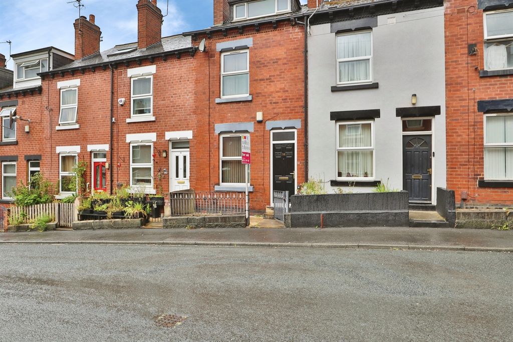Property photo 1 of 17