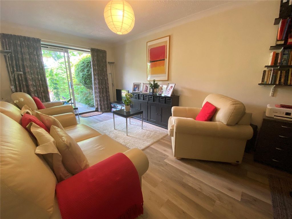 Property photo 2 of 18 Picture No. 17