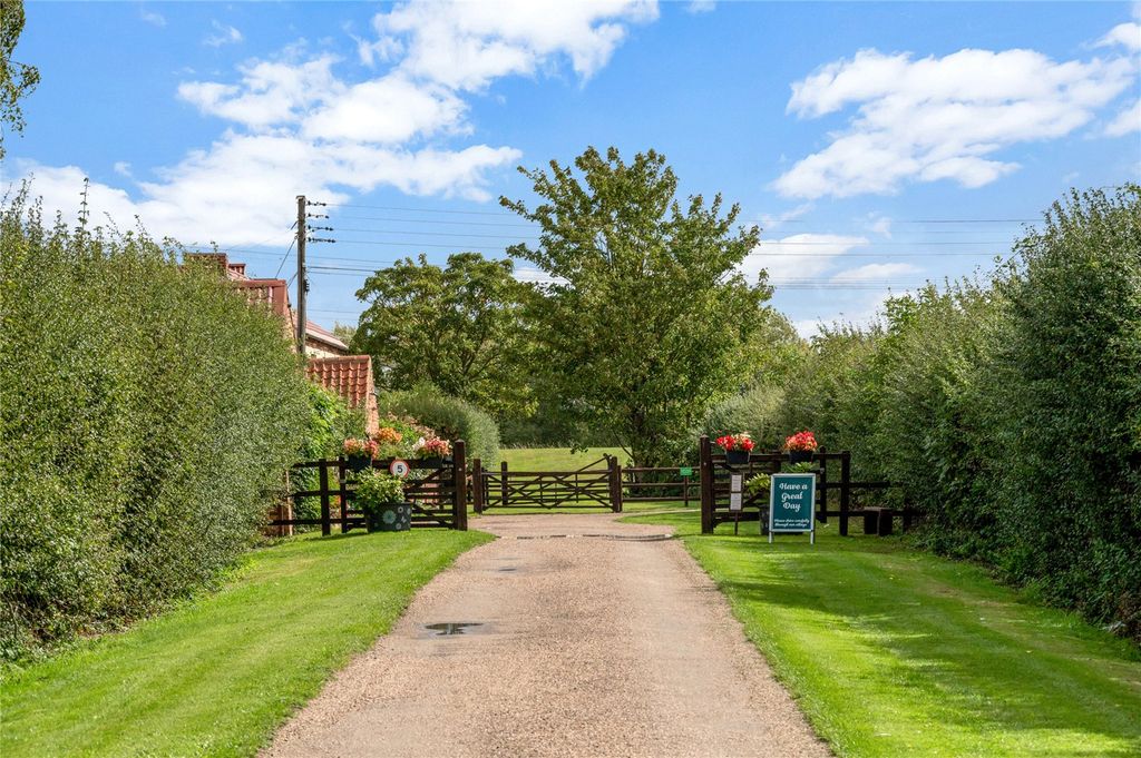 Property photo 3 of 30 Driveway