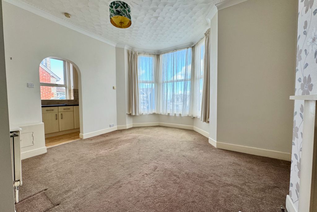 Property photo 3 of 7 Living Room