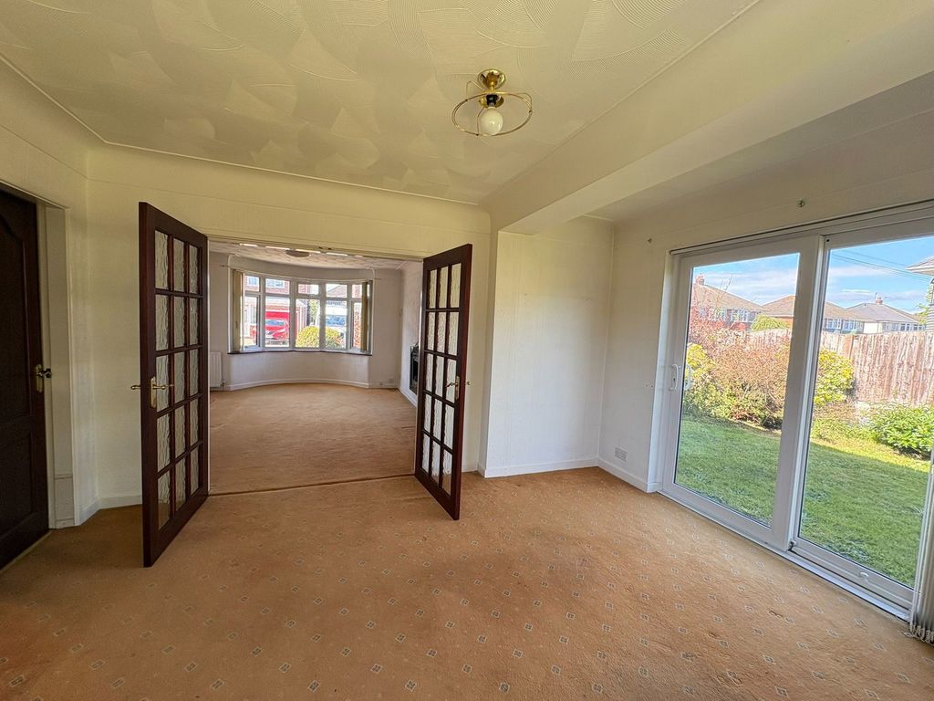 Property photo 2 of 31