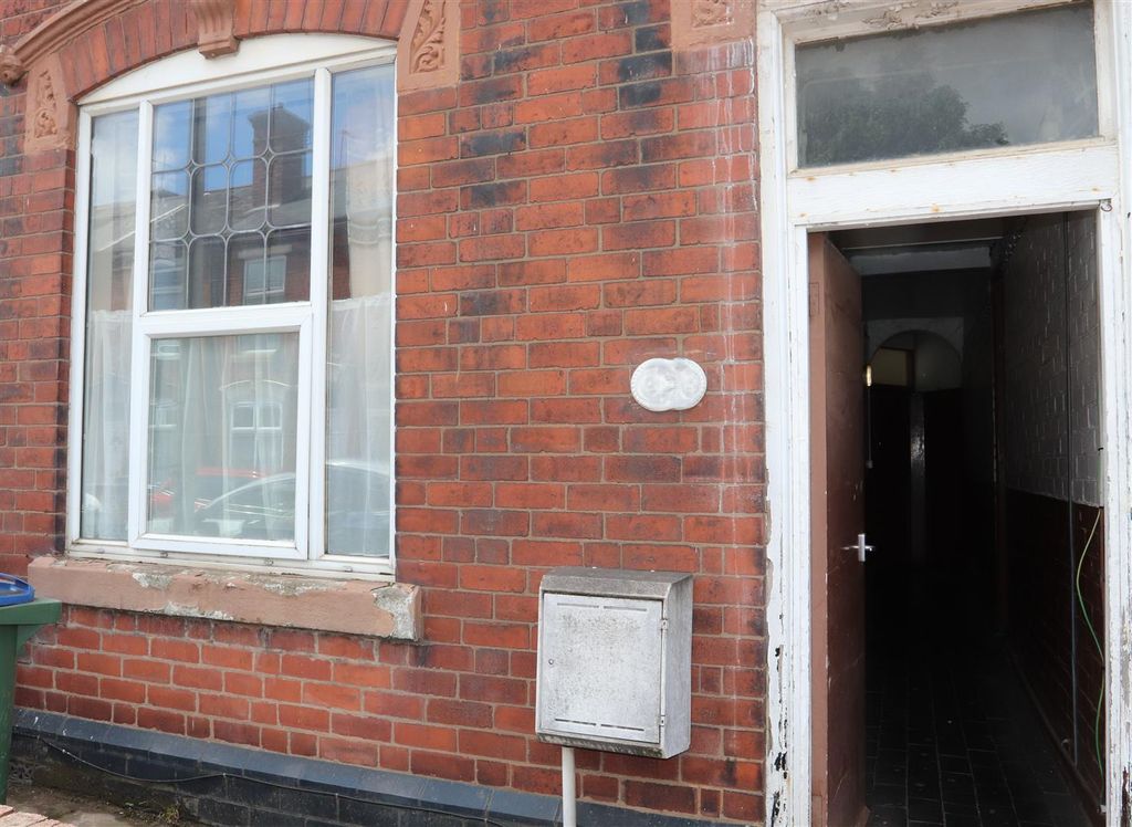 Property photo 2 of 20