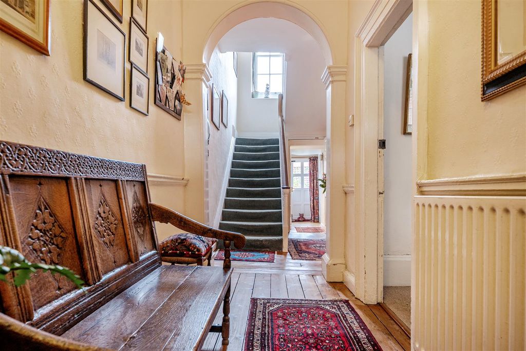 Property photo 3 of 24 Hollis Morgan