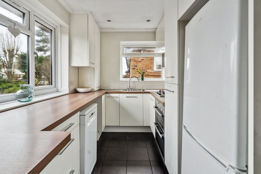 Property photo 2 of 8