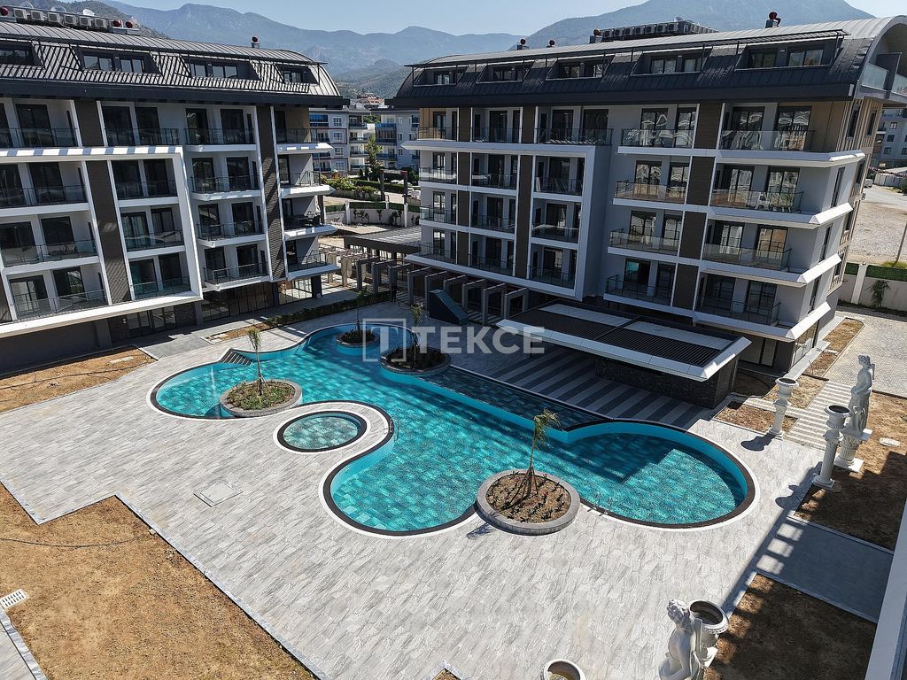 Property photo 1 of 28