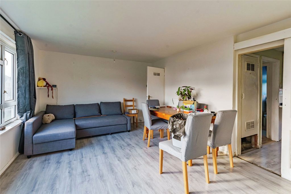 Property photo 3 of 11 Picture 3