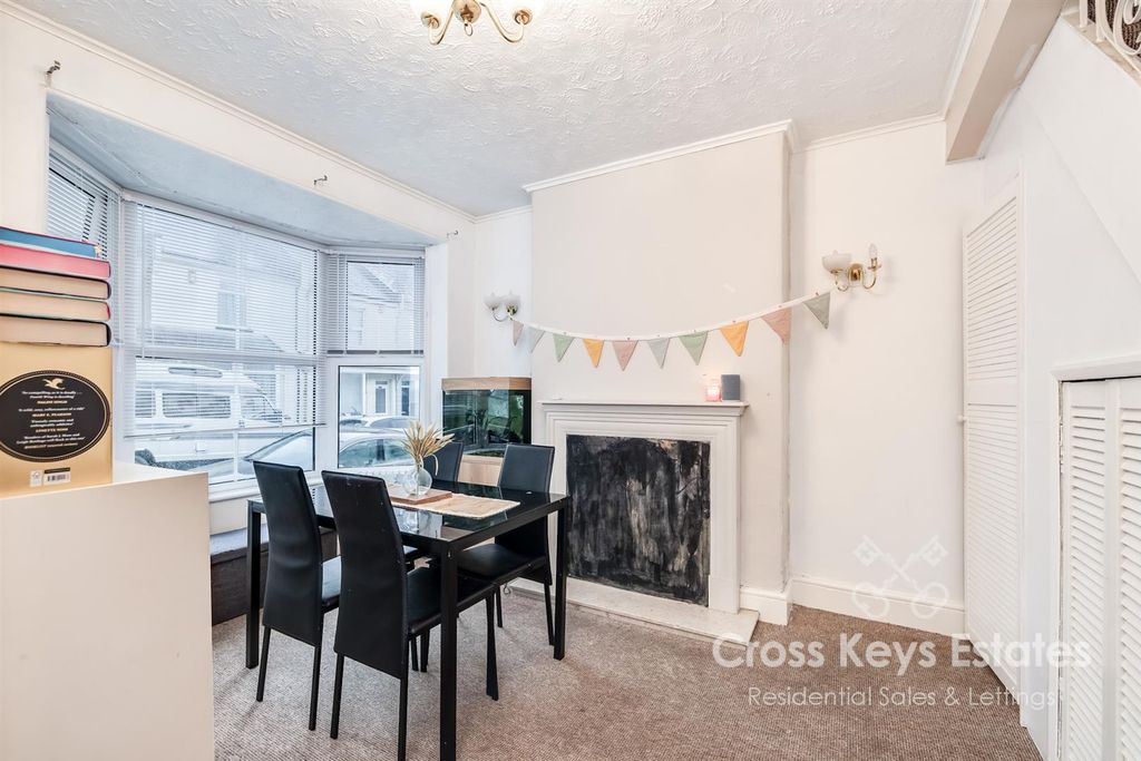 Property photo 3 of 13 Dining Room