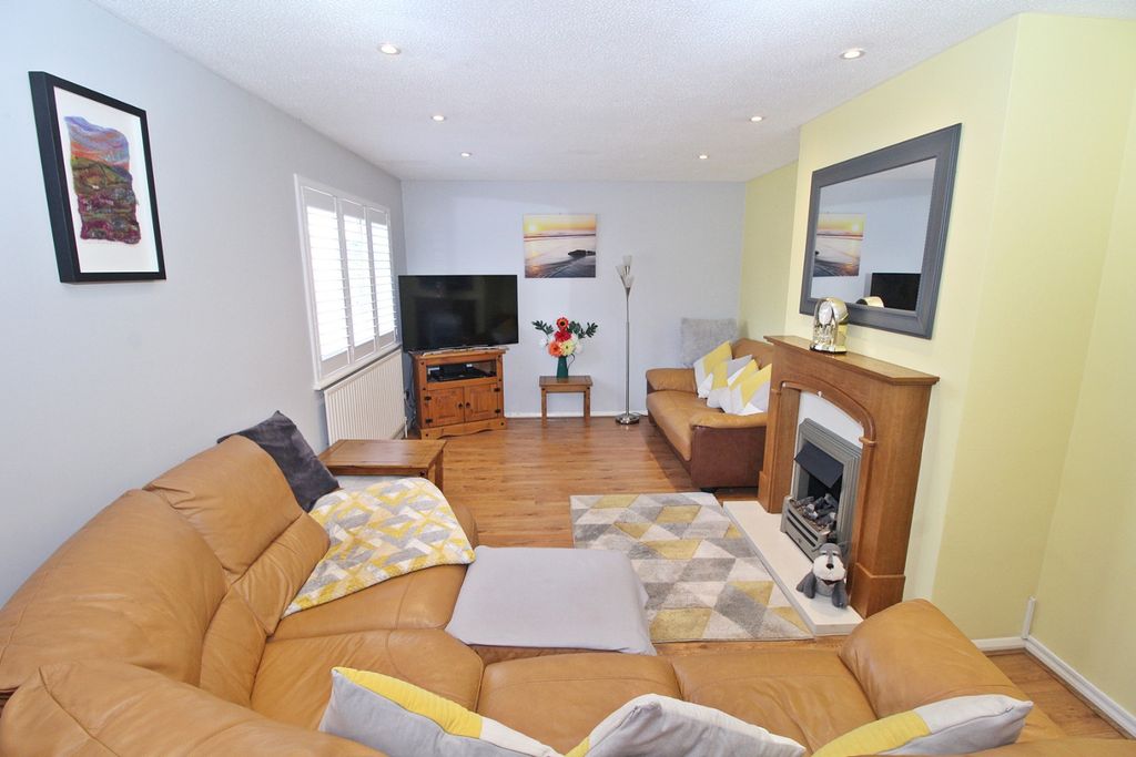 Property photo 2 of 13 5041922