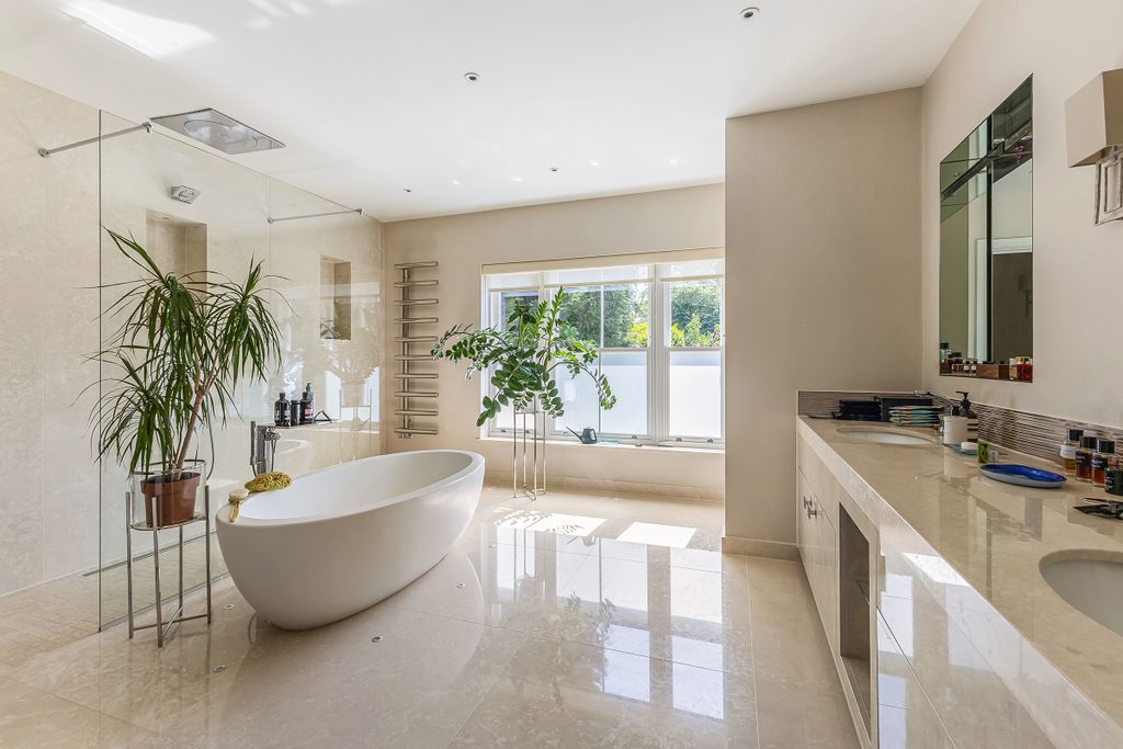 Additional image 17 of 6 bed property for saleRegent's Walk, Ascot, Berkshire SL5