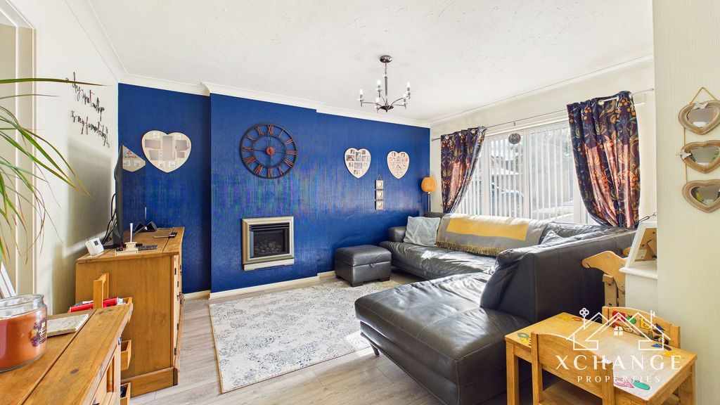 Property photo 2 of 35