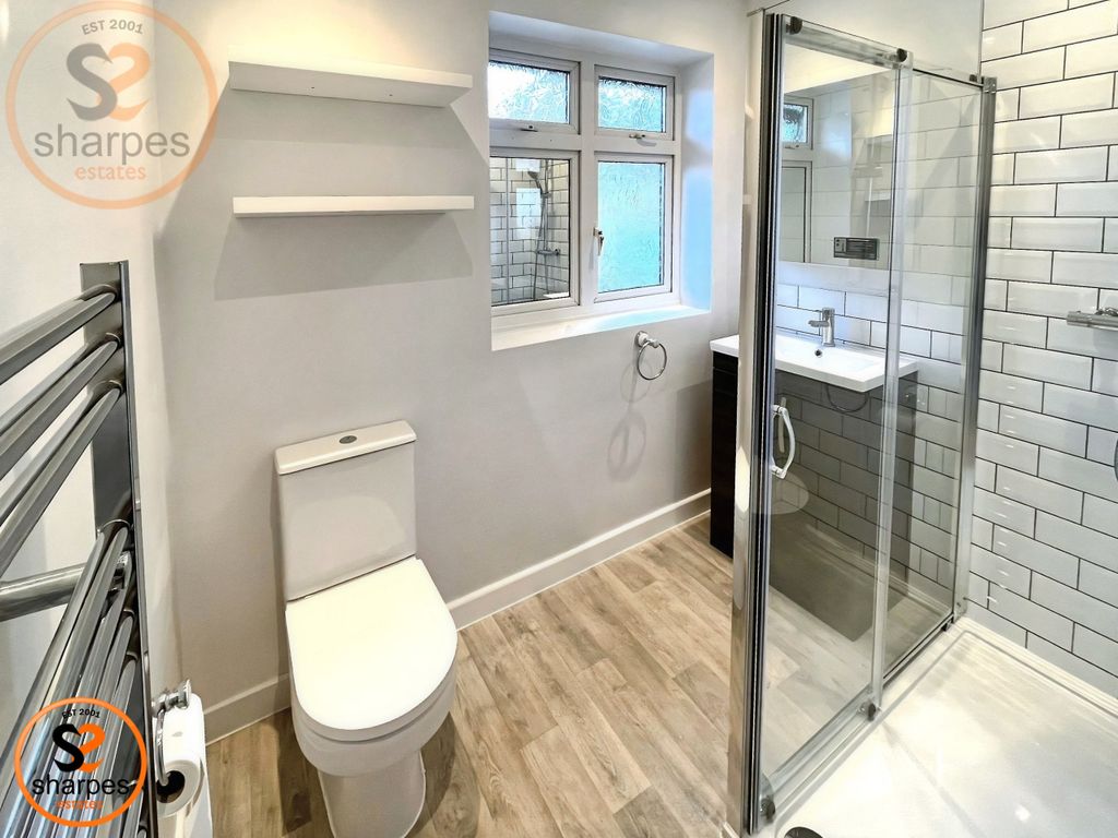 Property photo 2 of 10 c773d8d6-3. 20Bathroom.Jpeg