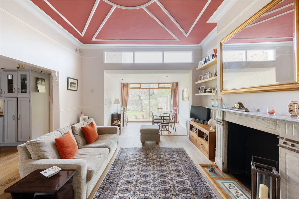 Property photo 2 of 24 Picture No. 03