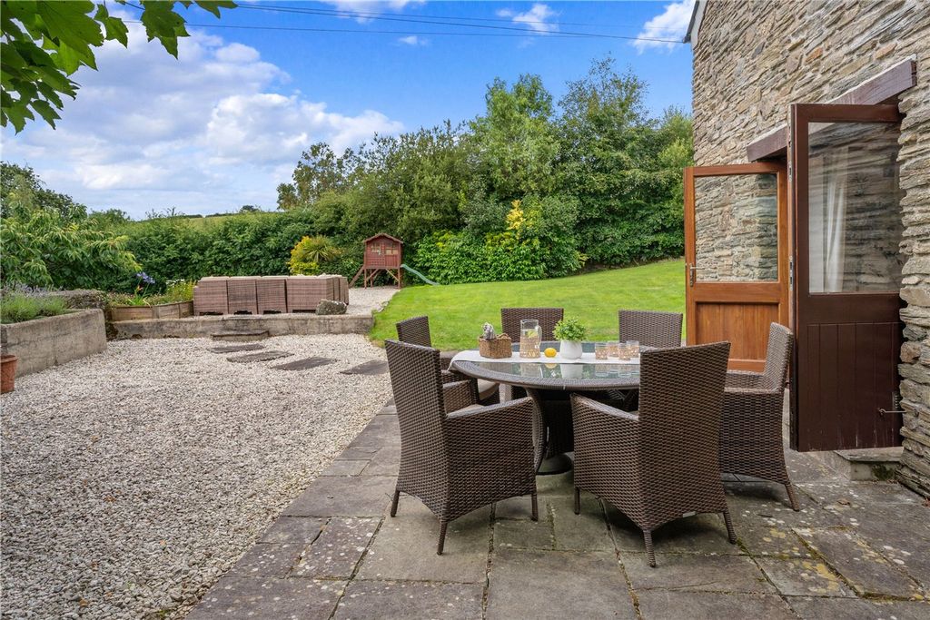Property photo 2 of 17 Picture No. 03