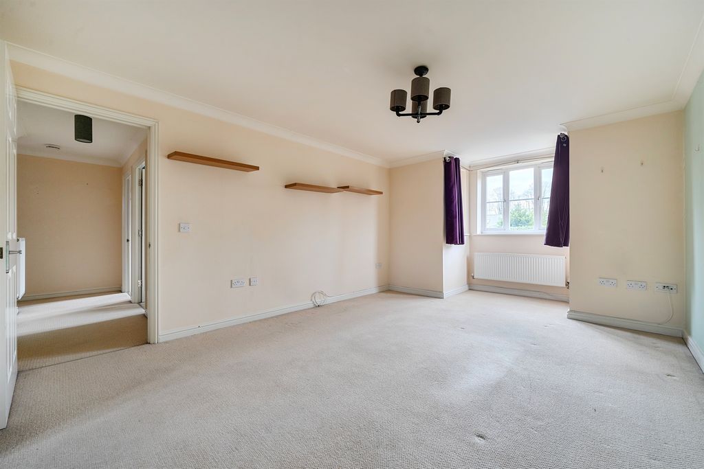 Property photo 3 of 12