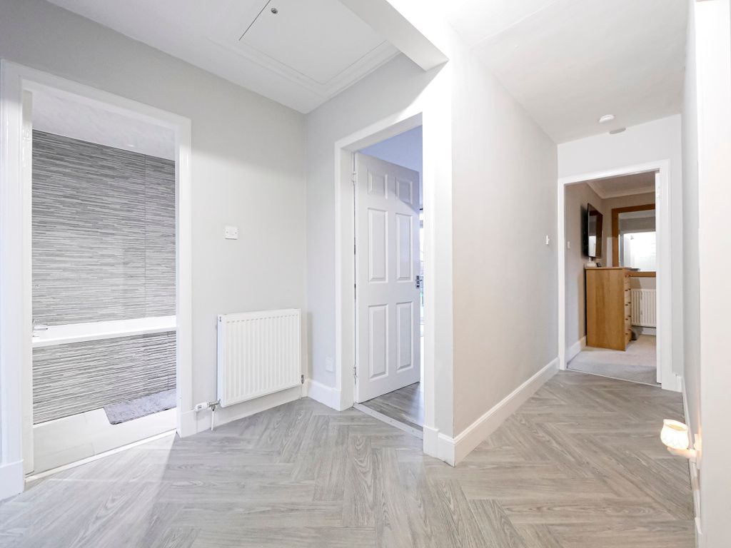 Property photo 3 of 18 Hall