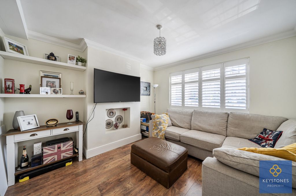 Property photo 2 of 19