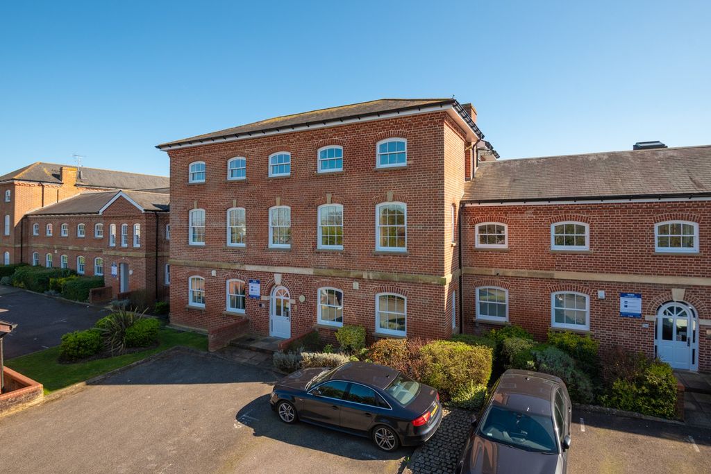 Property photo 1 of 12 5000500