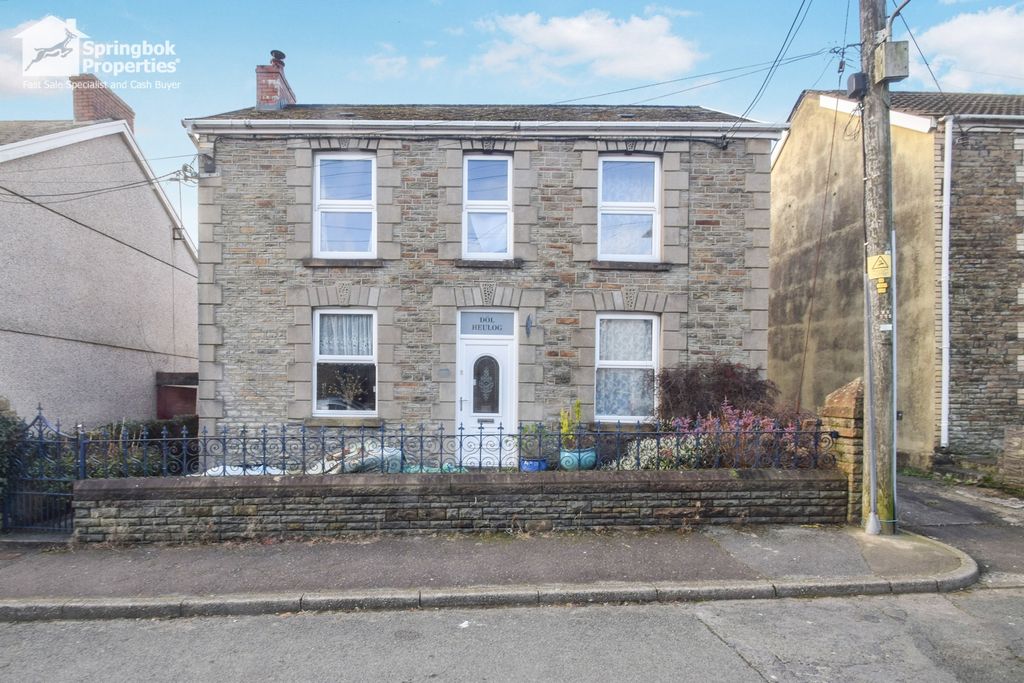 Property photo 1 of 17 Front View