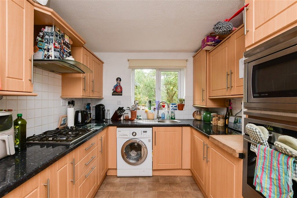 Property photo 2 of 18 Kitchen