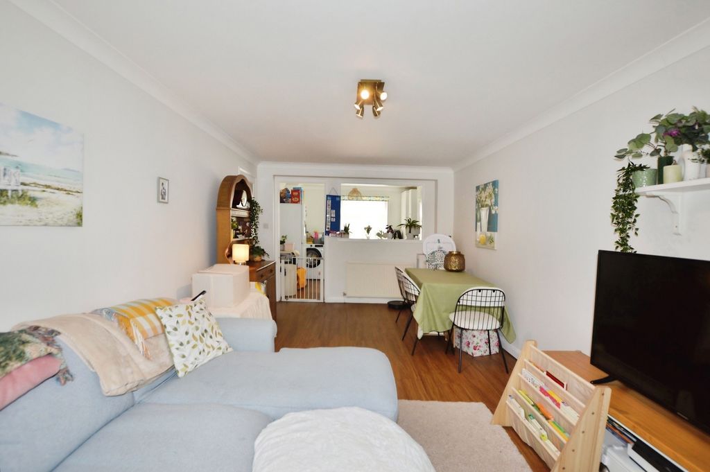 Property photo 2 of 10 Pbox-Img.Jpg