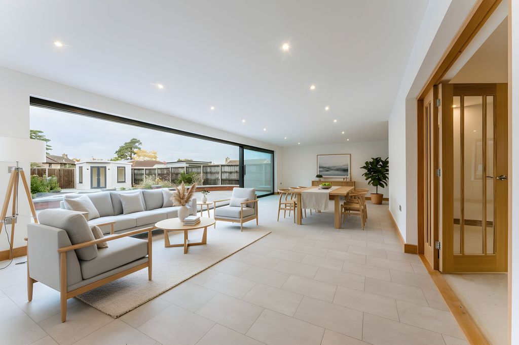 Property photo 2 of 25