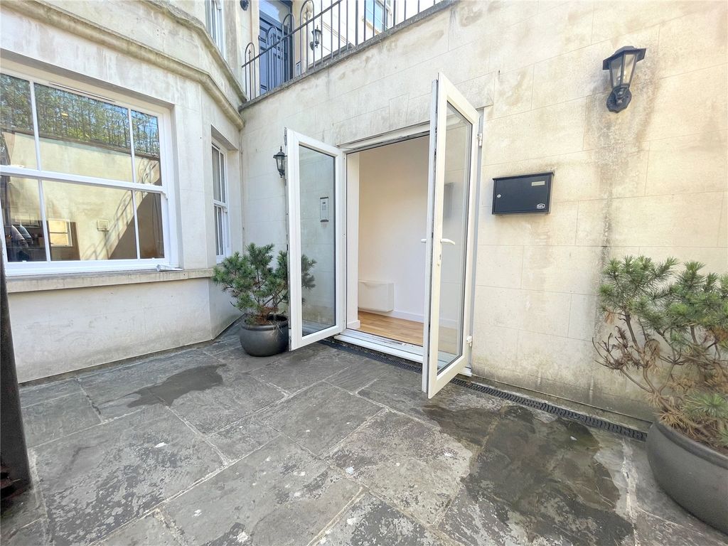 Property photo 1 of 9 Entrance
