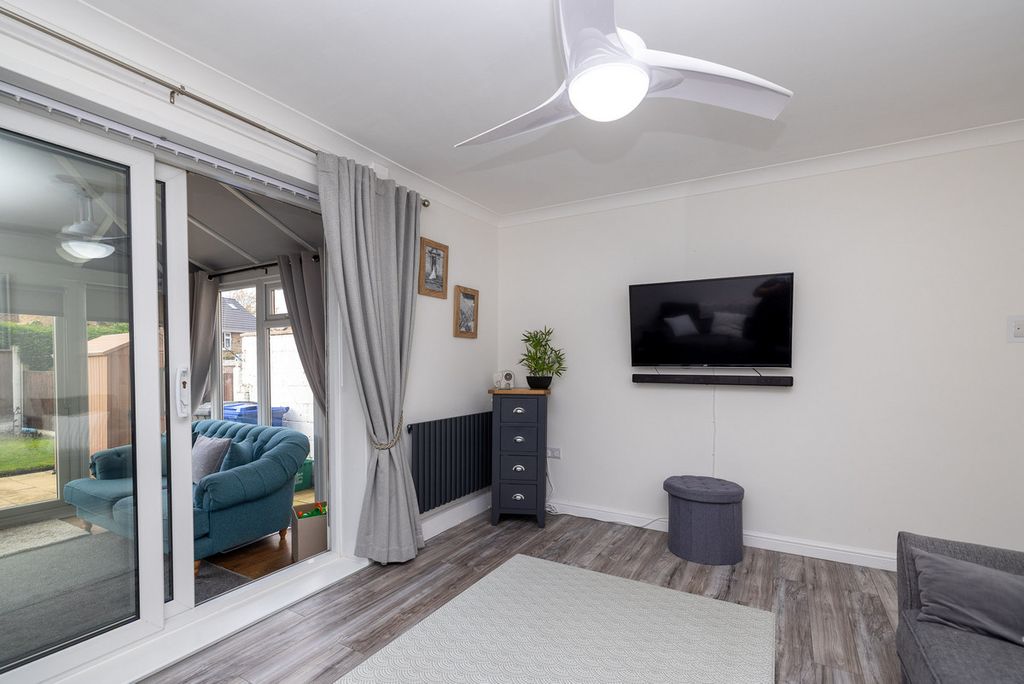 Property photo 3 of 12