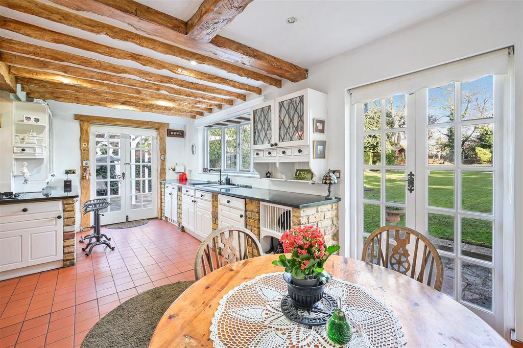 Property photo 3 of 27 Longdown Lane,  (20).Jpg