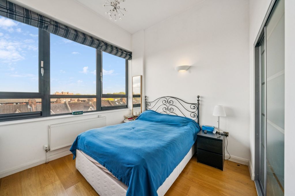 Property photo 3 of 12