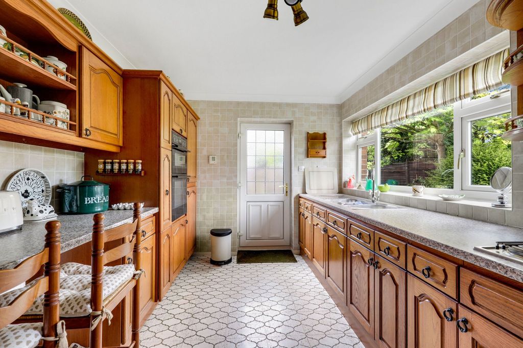 Property photo 3 of 13