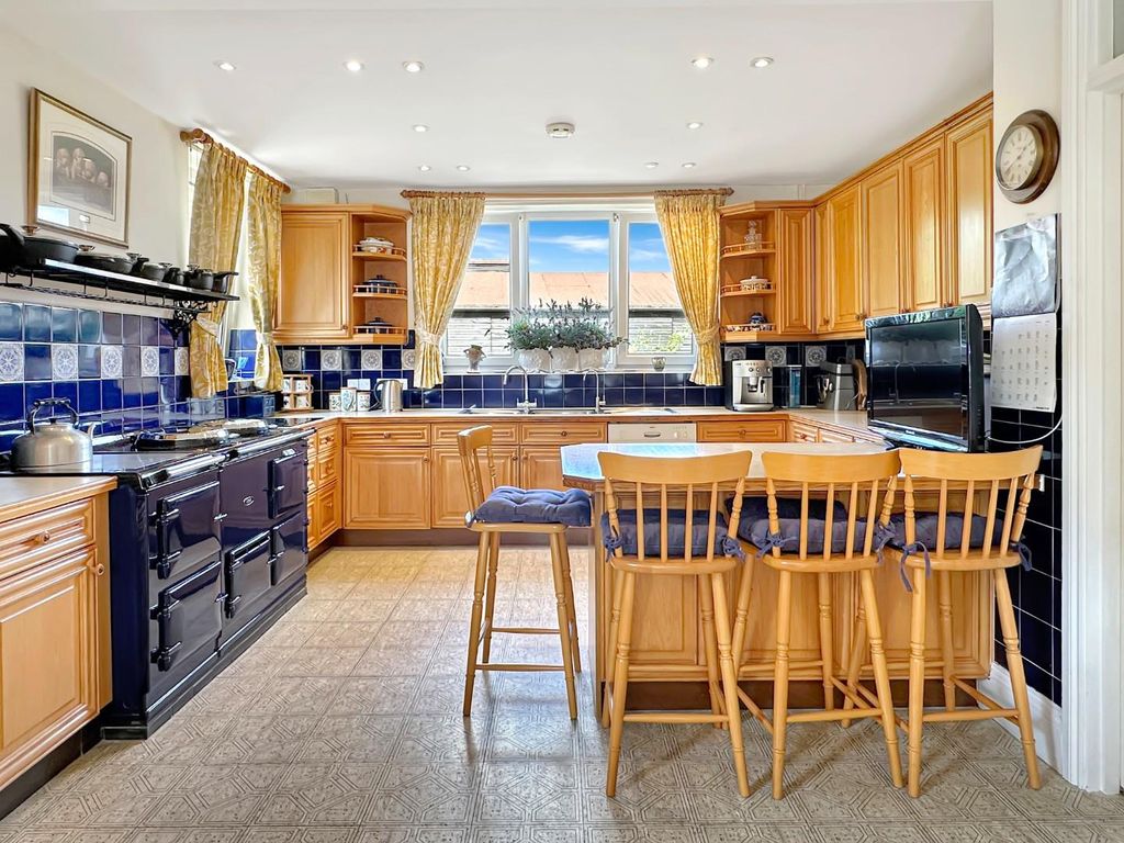 Additional image 3 of 5 bed detached house for saleSt. Marys Square, Newmarket CB8
