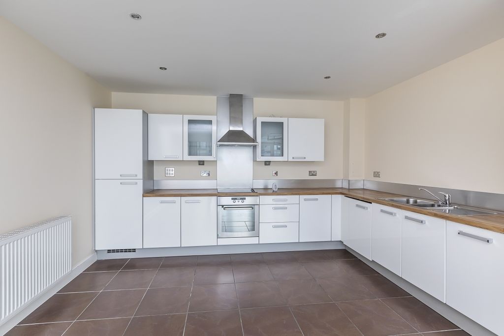 Property photo 3 of 14 Kitchen