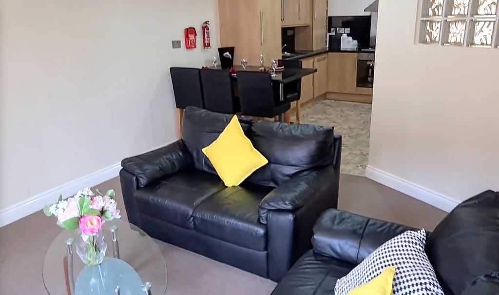 Property photo 2 of 4