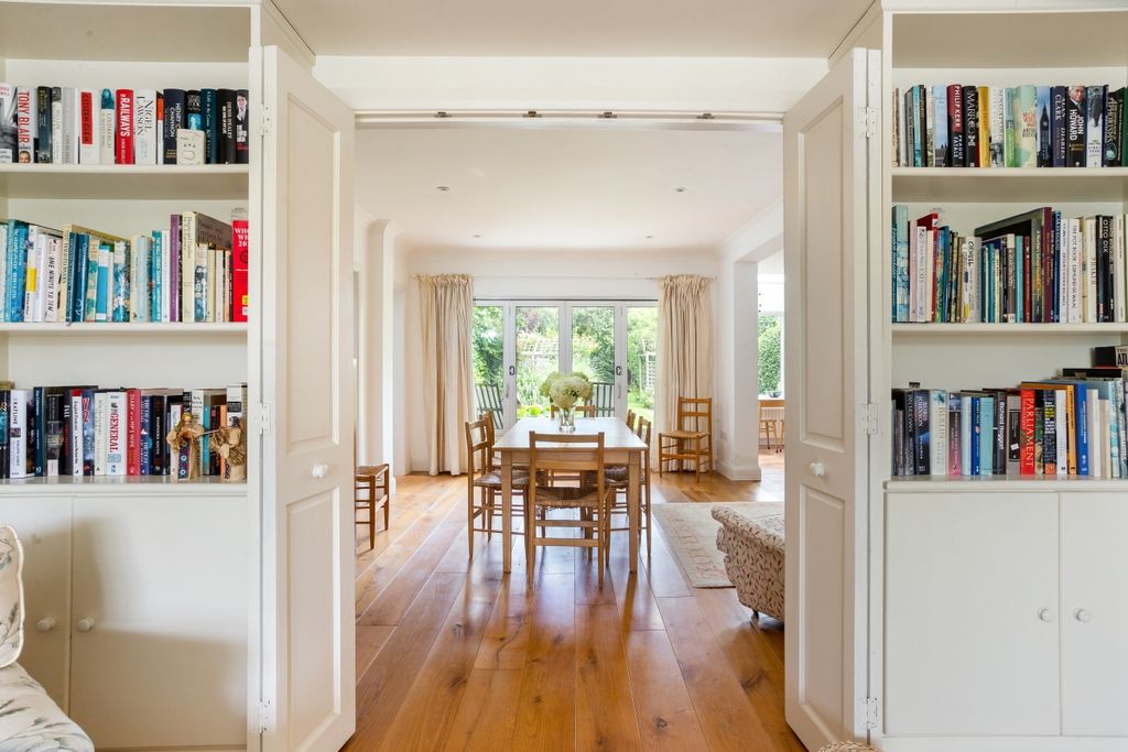 Property photo 3 of 14 15 Mill Road 2840...