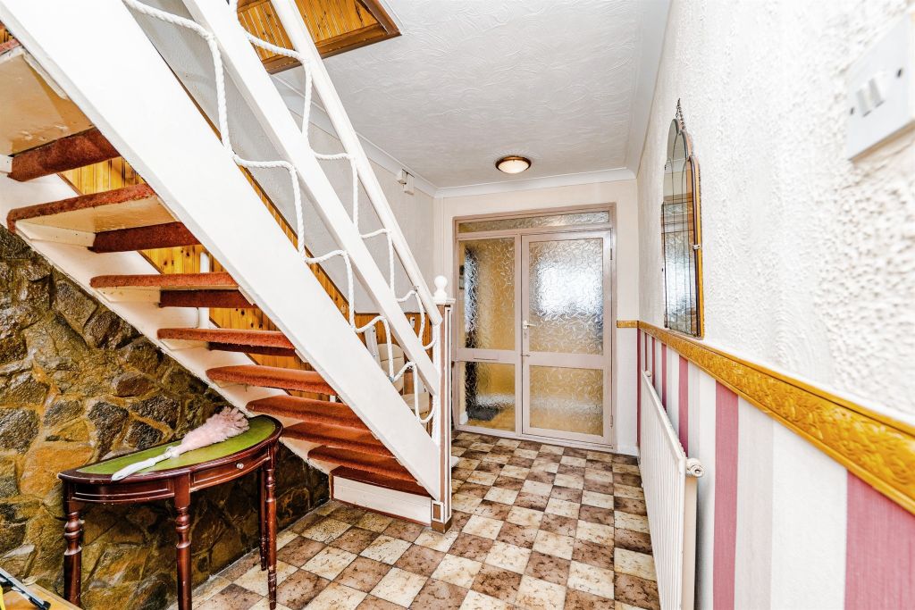 Property photo 2 of 23